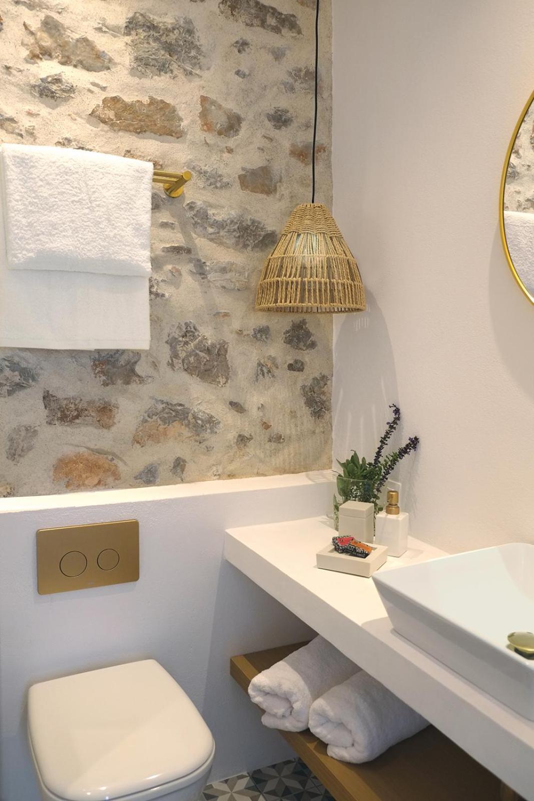 Arta Hydra Hotel Room photo