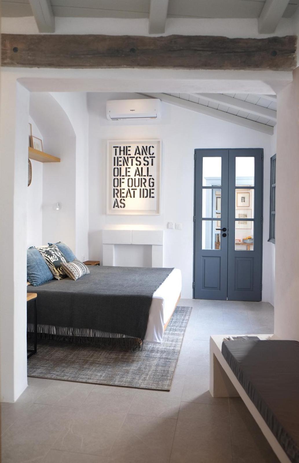 Arta Hydra Hotel Room photo